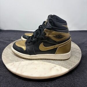 Nike Air Jordan 1 Retro High OG Metallic Gold Black FD1437-071 Size 4Y